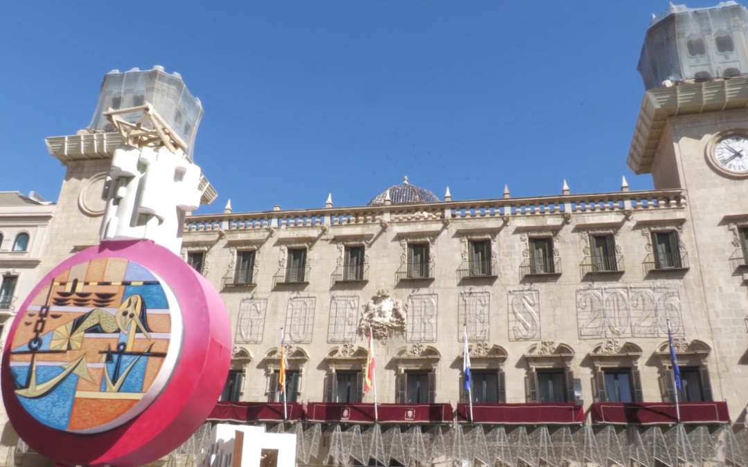 La llegada de ‘Singulares’ a la plaza del Ayuntamiento de Alicante