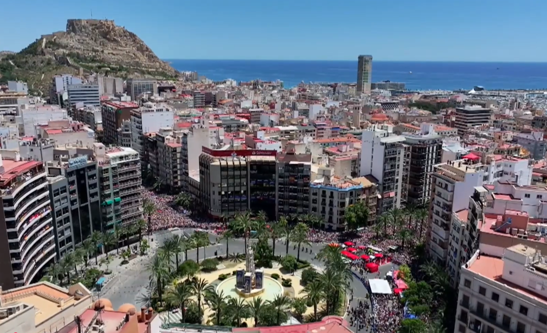 La Pirotecnia Alto Palancia gana el concurso de mascletàs de las Hogueras de Alicante 2026