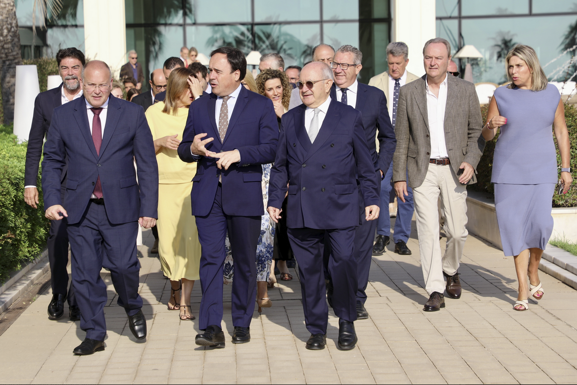 Pérez Llorca anuncia ayudas para la climatización de centros escolares