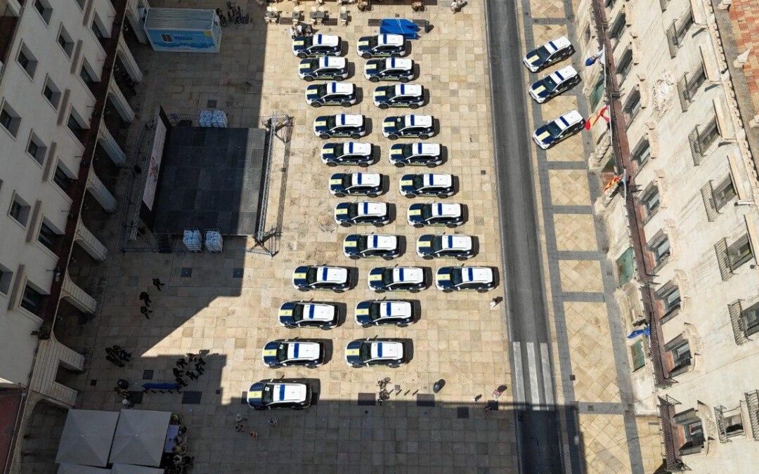La Policía Local amplía su capacidad operativa con 27 nuevos vehículos
