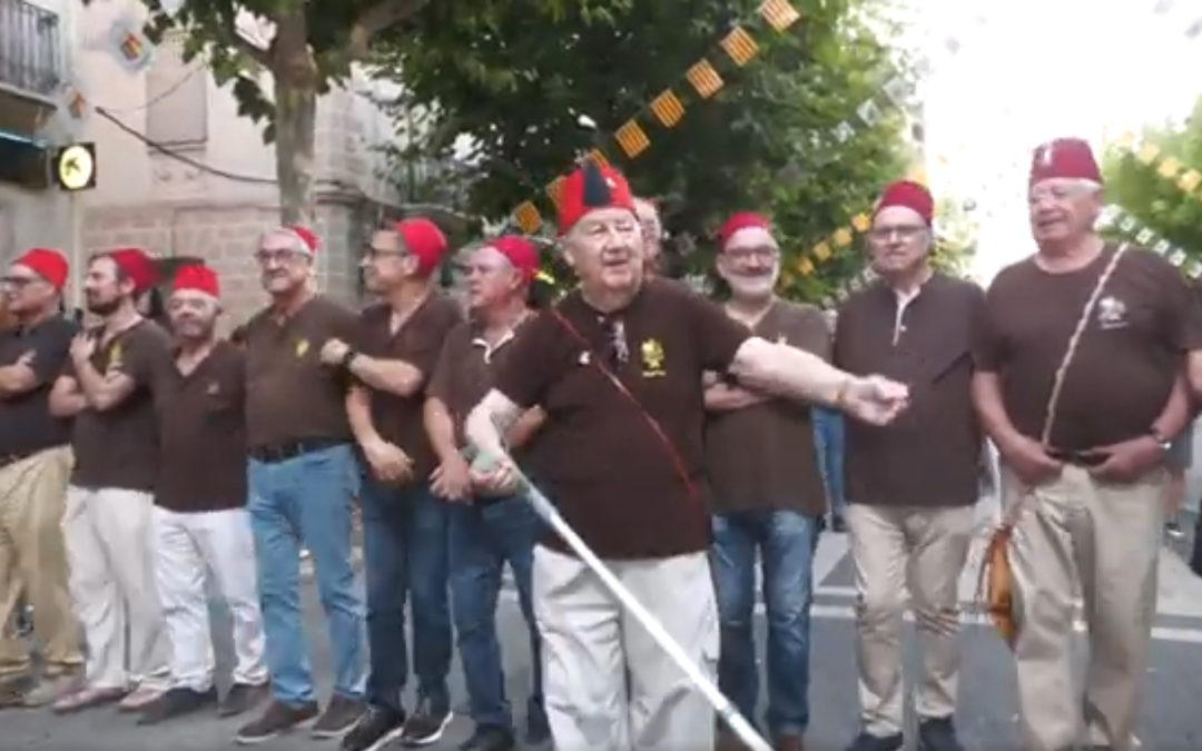 Xixona sale a la calle en los Soparets a pocos días de la semana de Fiestas
