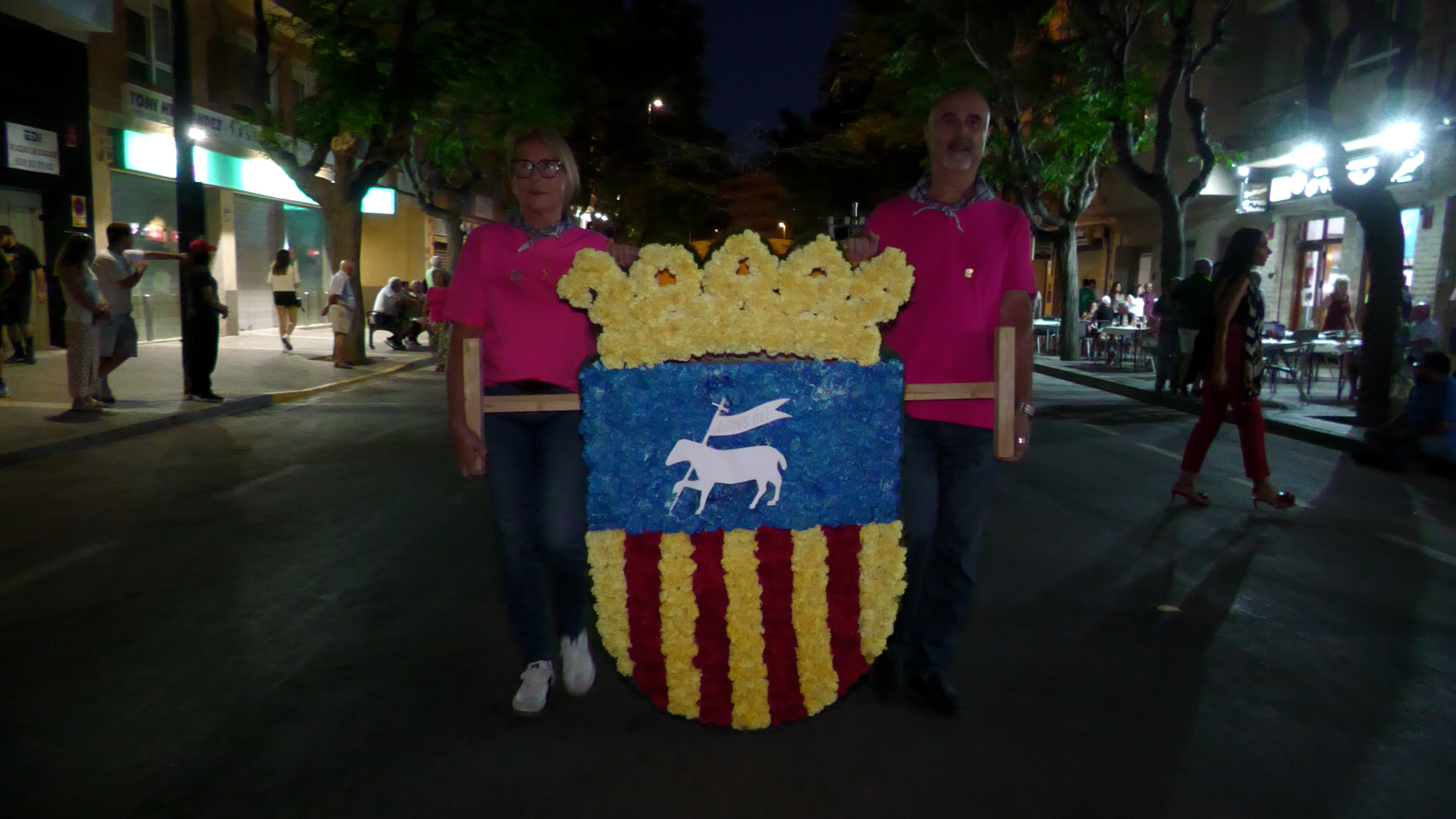 Cerca de 3.000 personas celebran la Ofrenda al Cristo de la Paz