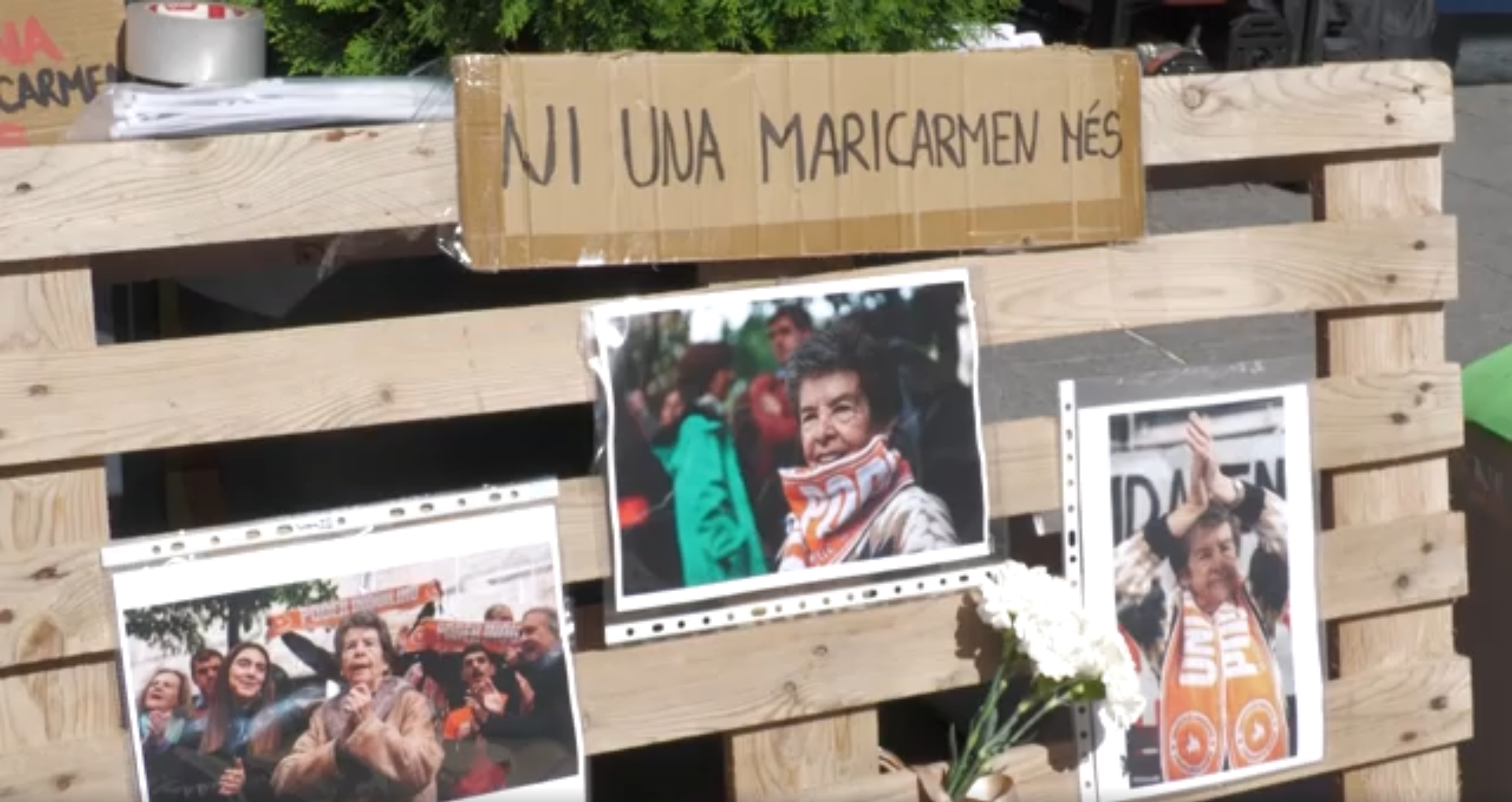 La acampada en la Montanyeta ha amanecido con mensajes en recuerdo a Maricarmen
